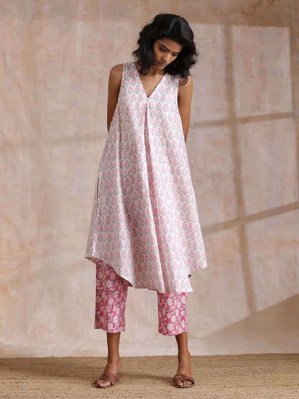 trueBrowns Pink Green Floral On White Block Print Cotton Sleeveless Flared Kurta Pant Set | Grocsy