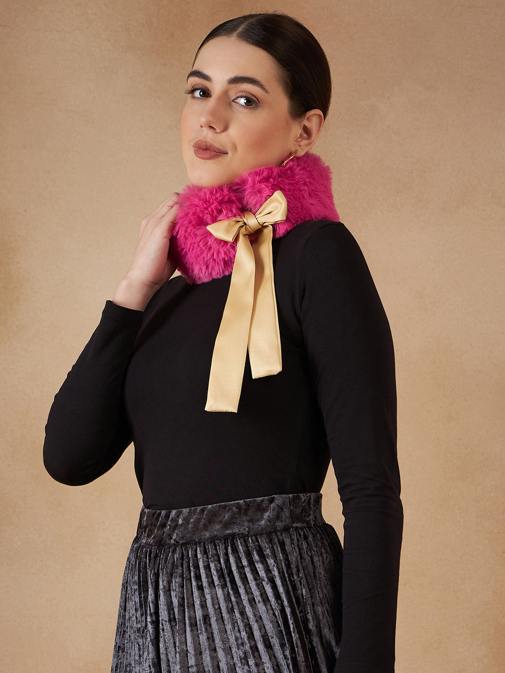 InWeave Women's Light Pink Fur Neckpiece | Grocsy