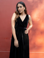 trueBrowns Black Velvet Sleeveless Dress | Grocsy
