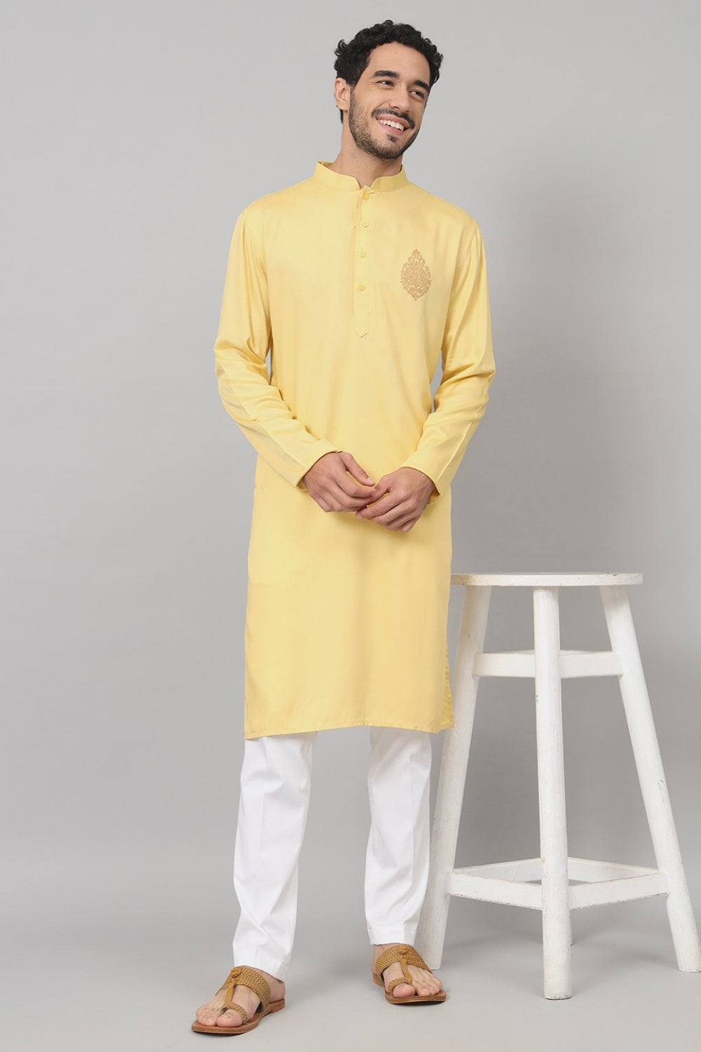 Paisley Embroidered Cotton Kurta by Hilo Design | Grocsy
