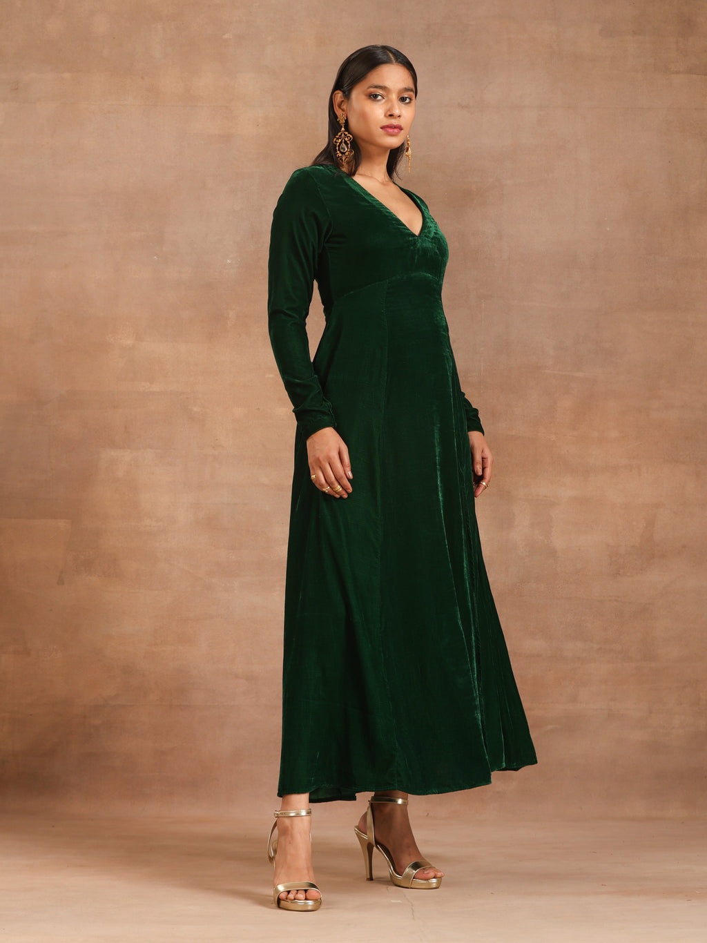 trueBrowns Green Velvet Dress | Grocsy