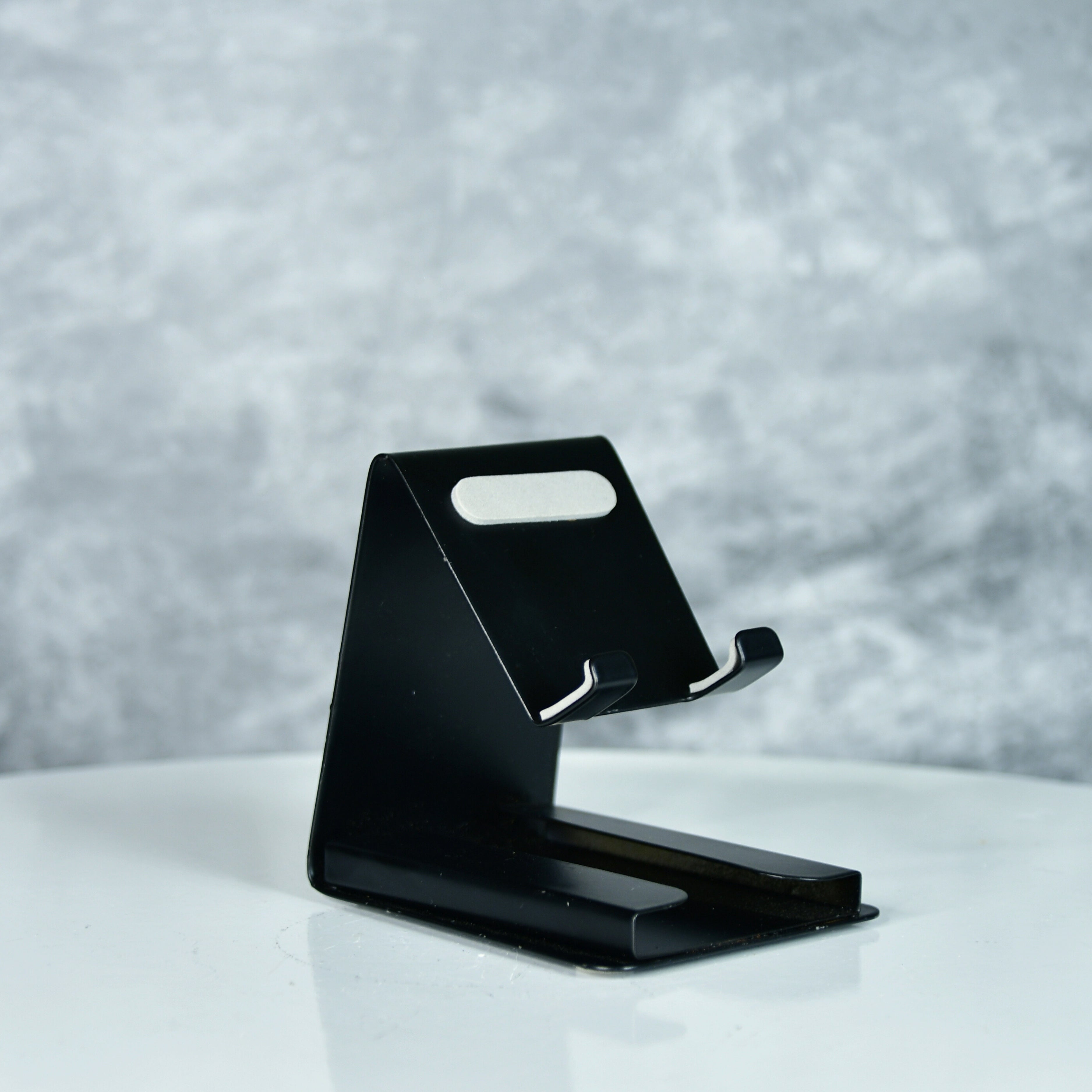 Sowpeace / White Padded Metal Phone Stand with Card Holder | Grocsy