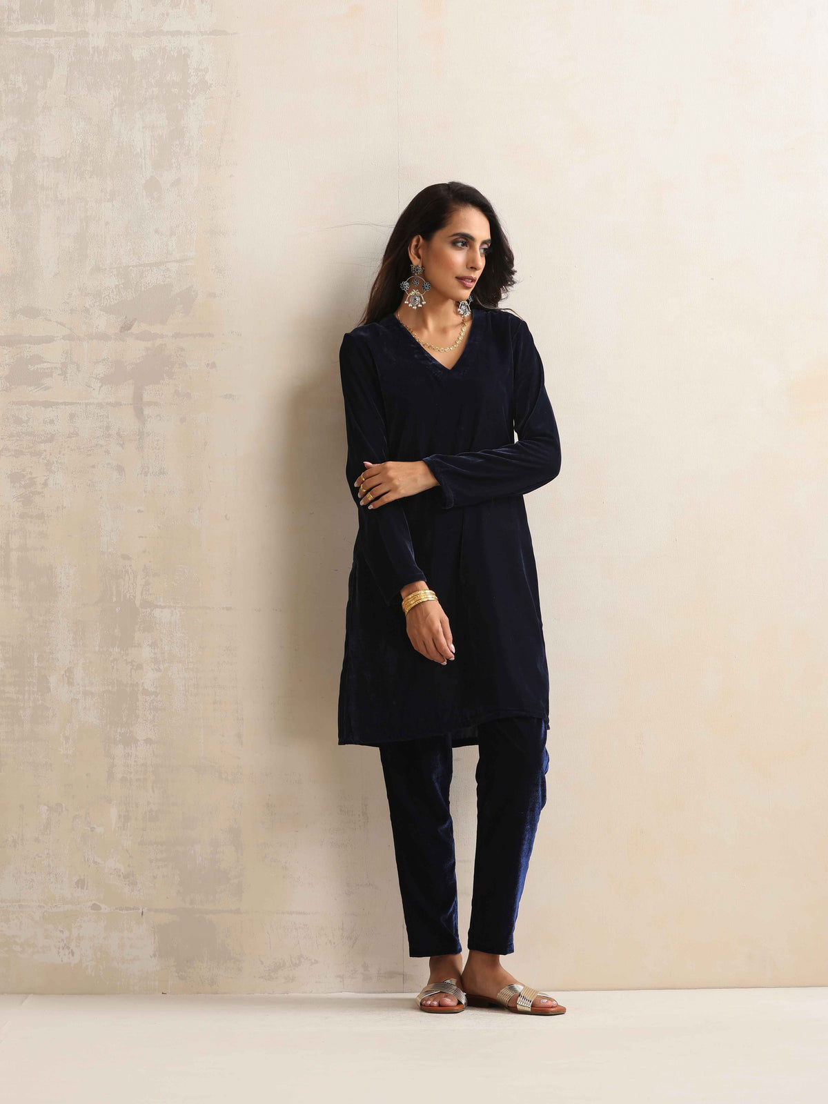 trueBrowns Blue Velvet Kurta Co-ord Set | Grocsy