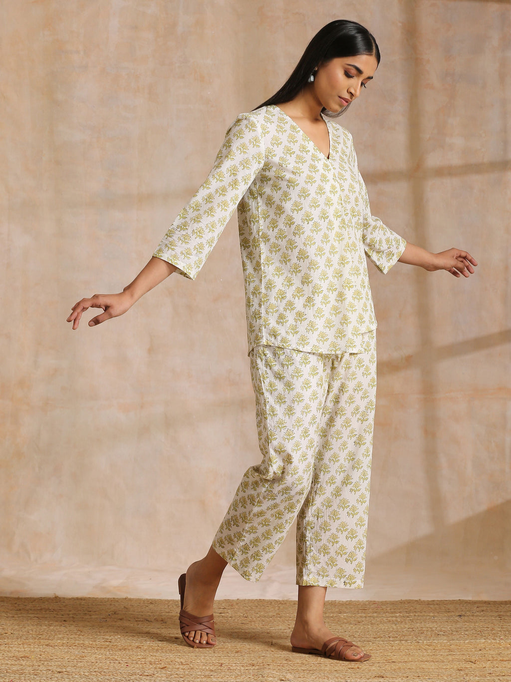 trueBrowns Green Buta On Off-White Block Print Cotton Co-Ord Set | Grocsy