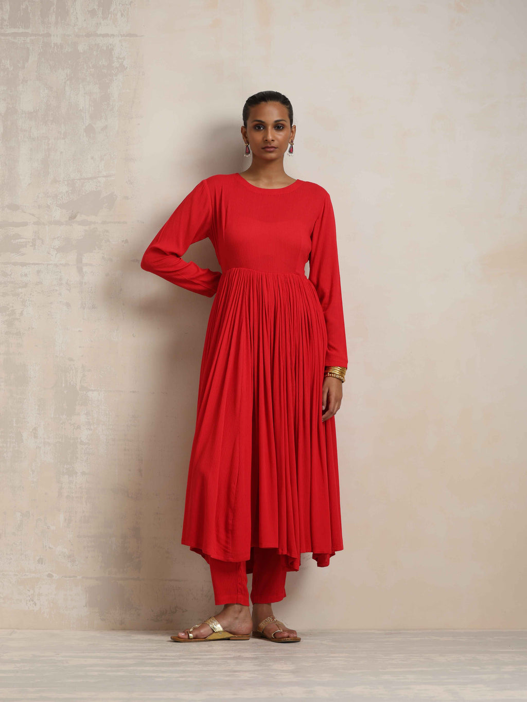 trueBrowns Red Crinkle Anarkali Kurta Pant Dupatta Set | Grocsy