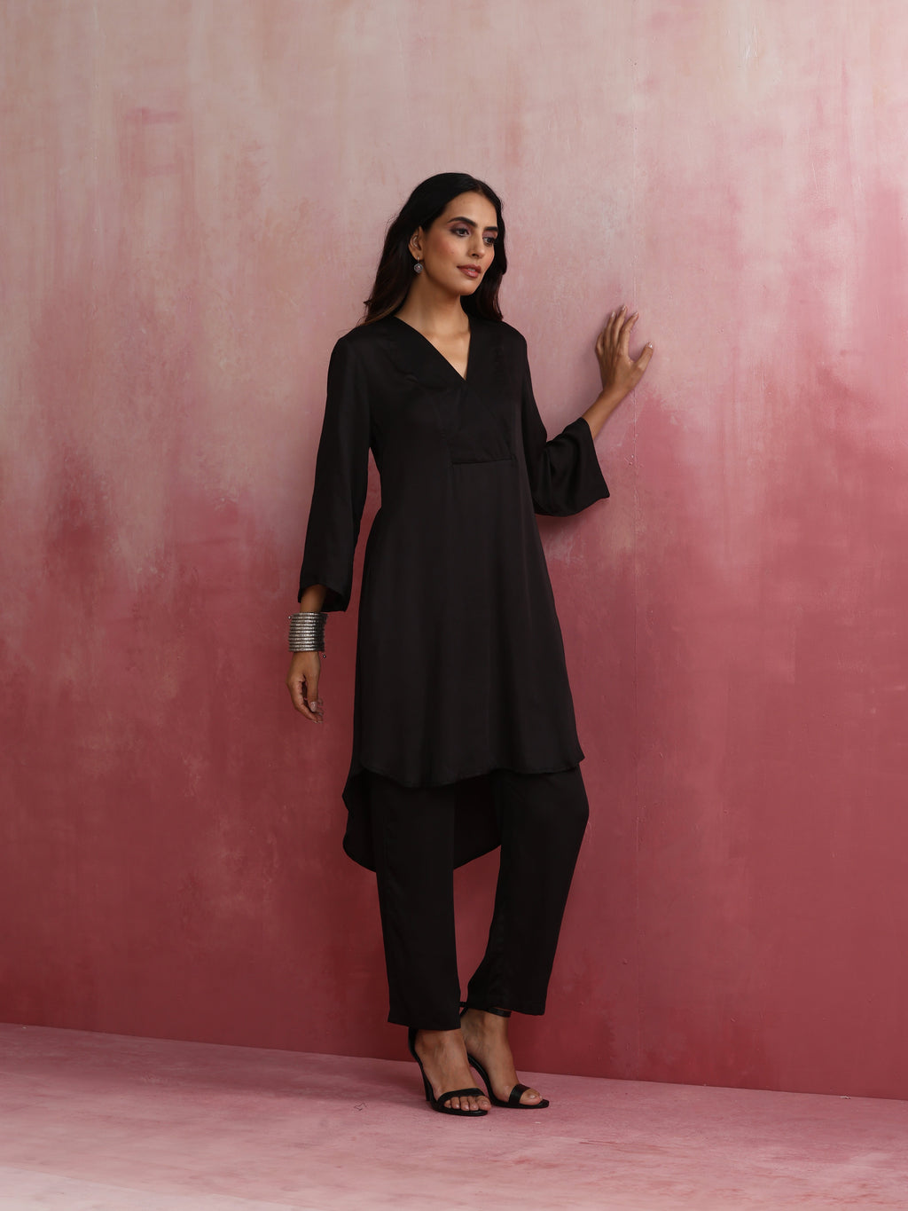 trueBrowns Black V Neck Kurta Co-ord Set | Grocsy