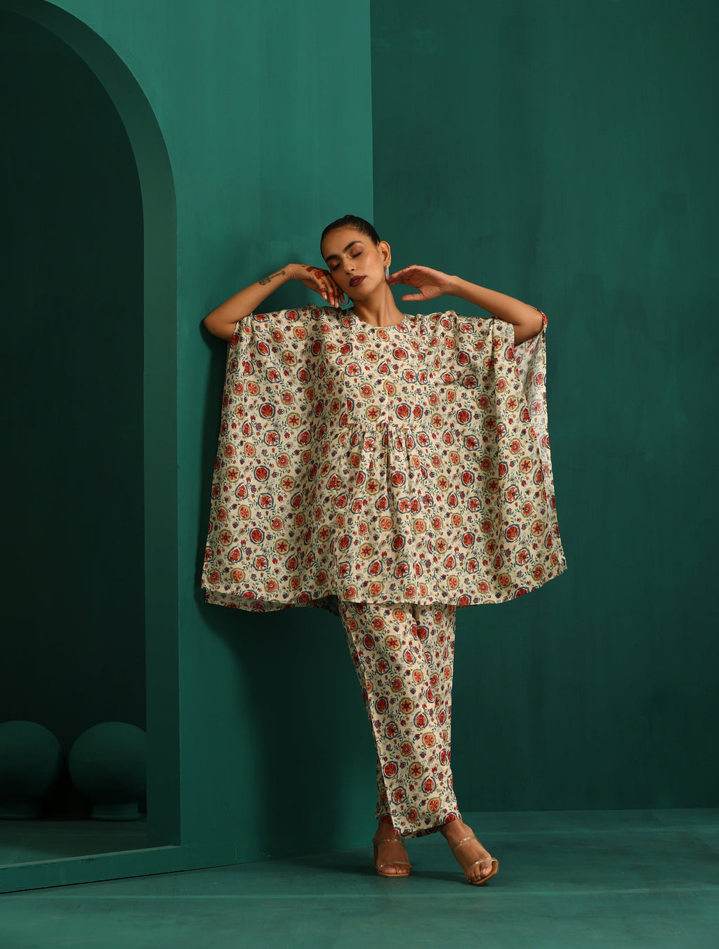 trueBrowns Off white Floral Bunch Muslin Silk Printed Kaftan Gathered Co-ord Set | Grocsy