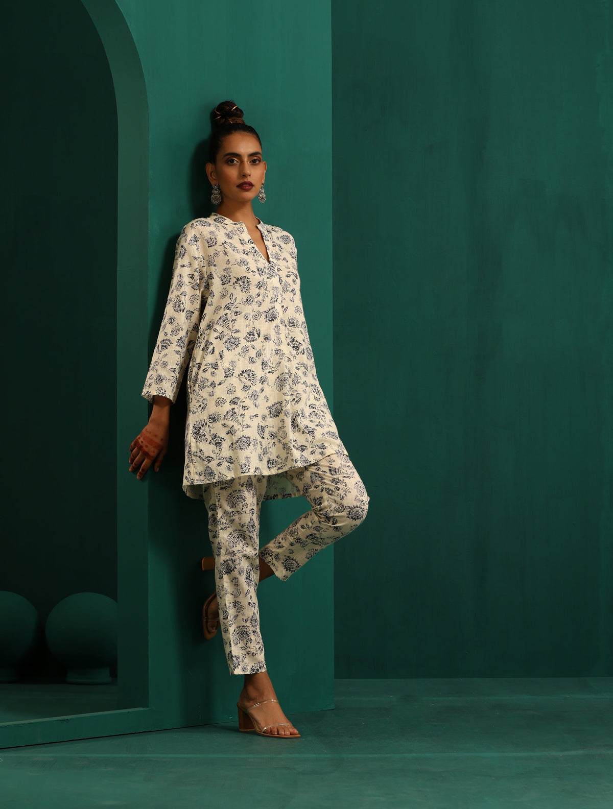 trueBrowns Blue Floral Cotton Printed Relaxed Co-ord Set | Grocsy