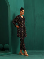 trueBrowns Black Tonal Ikat Muslin Silk Printed V-Neck Front Pleat Co-ord Set | Grocsy