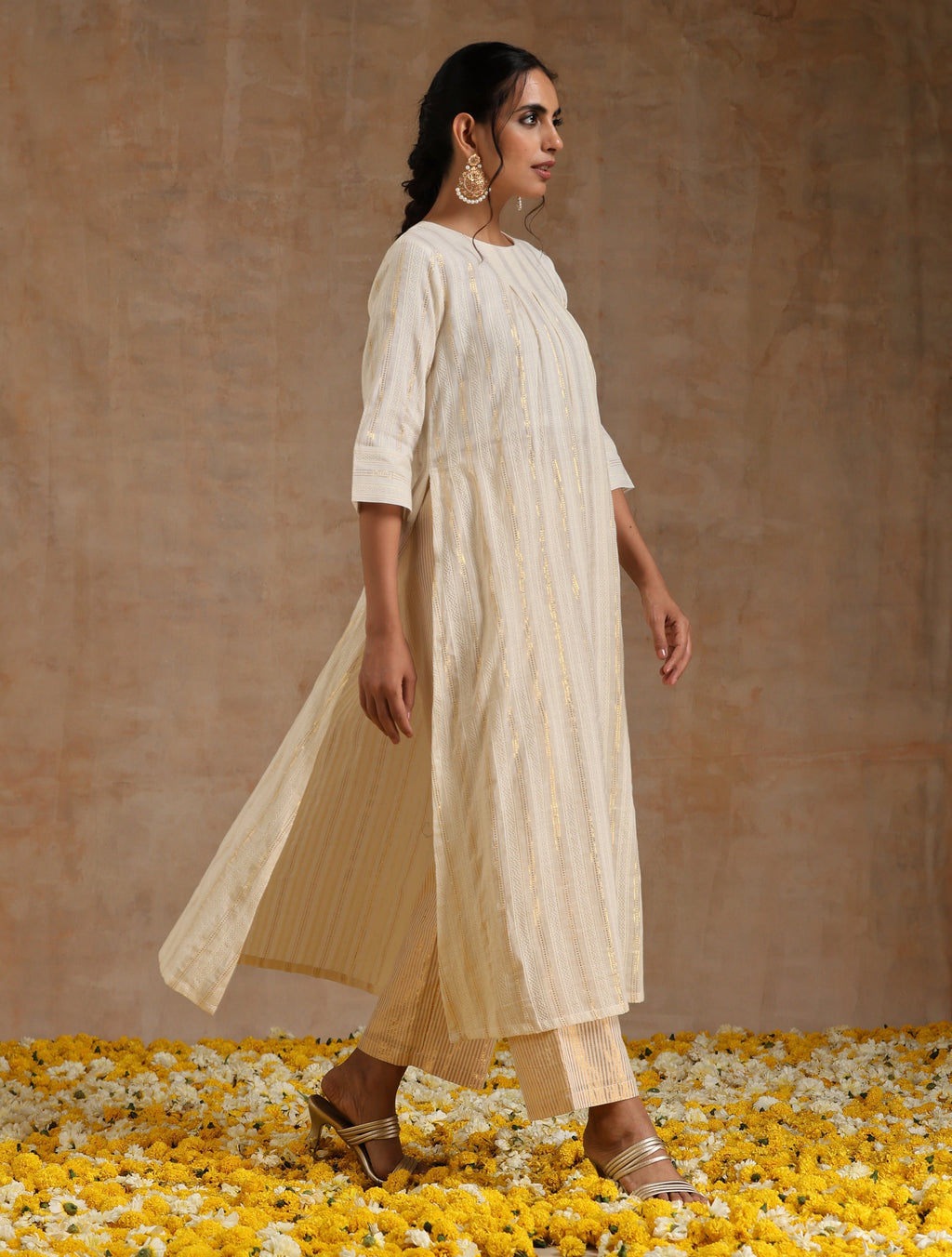 trueBrowns Ivory Gold Cotton Neck Pleat Kurta Set | Grocsy
