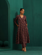 trueBrowns Deep Purple Paan Muslin Silk Printed Front Slit Kurta Pant Set | Grocsy