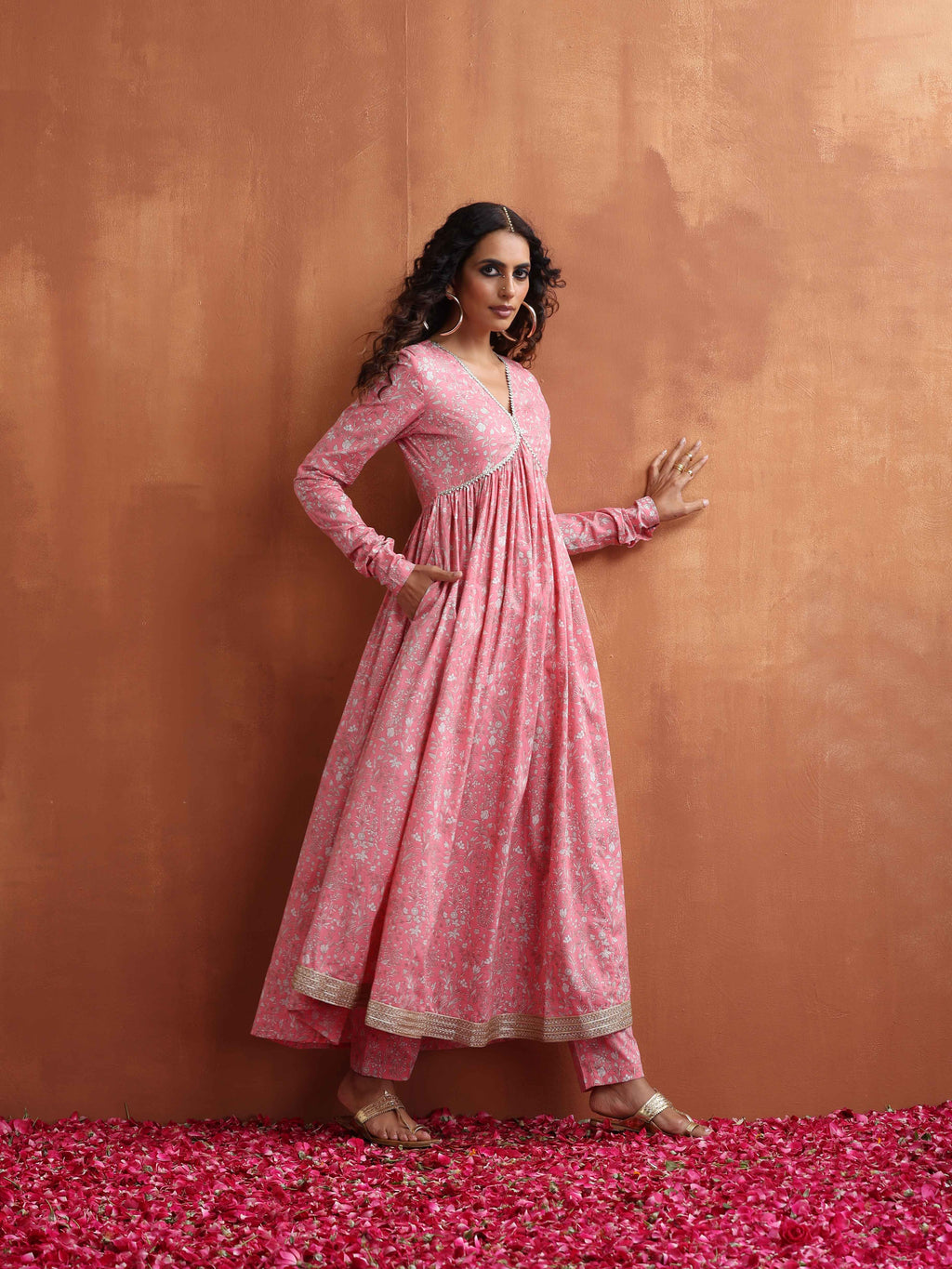 trueBrowns Pink Print Flared Anarkali Kurta Set | Grocsy