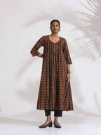 trueBrowns Black Cotton Print Pleated Flared Kurta Set | Grocsy