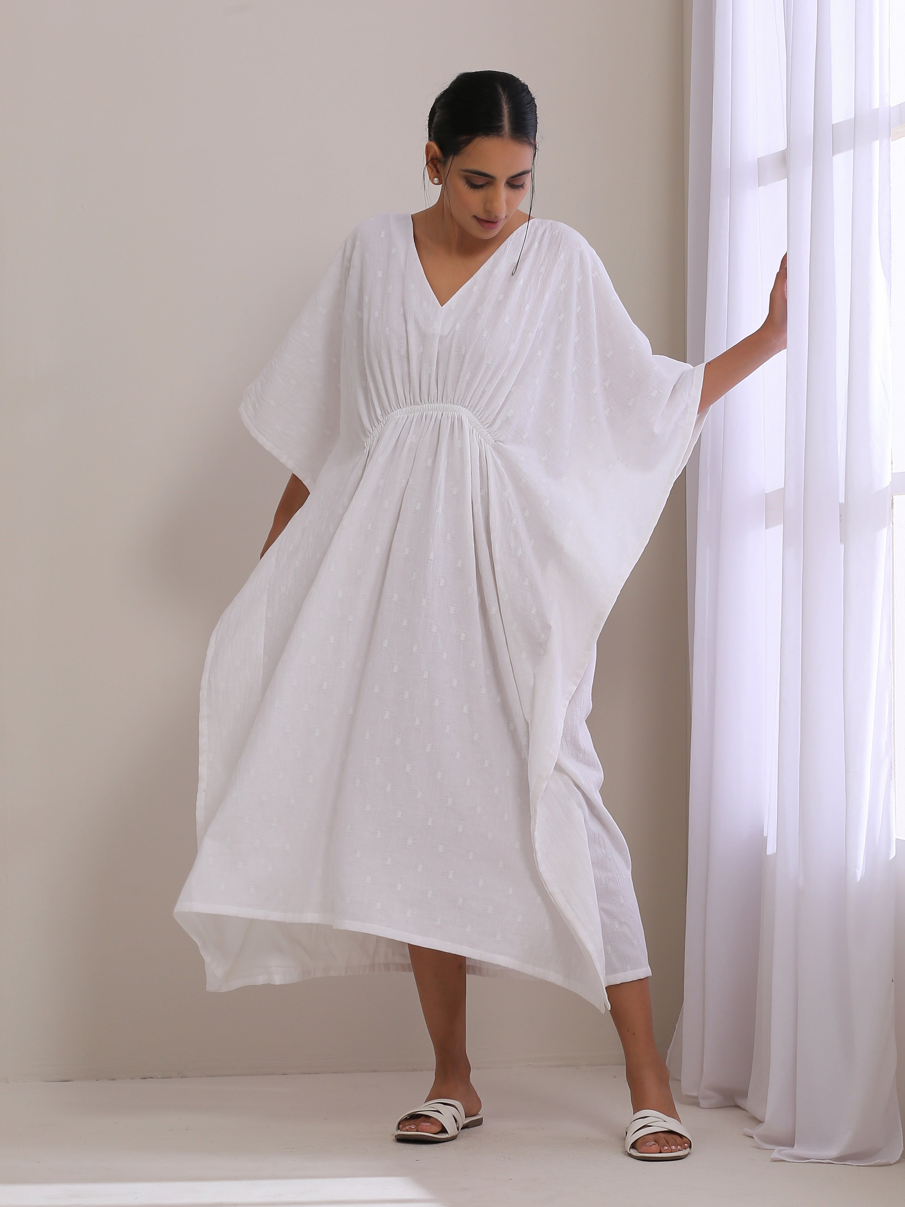 trueBrowns White Dobby Kaftan Dress | Relove | Grocsy