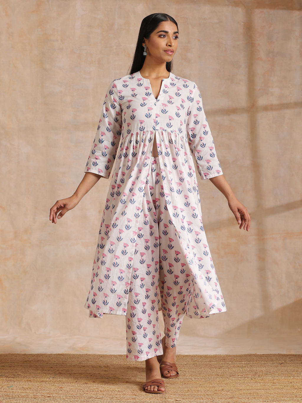 trueBrowns White With Pink Blue Buta Block Print Cotton Kurta Pant Set | Grocsy