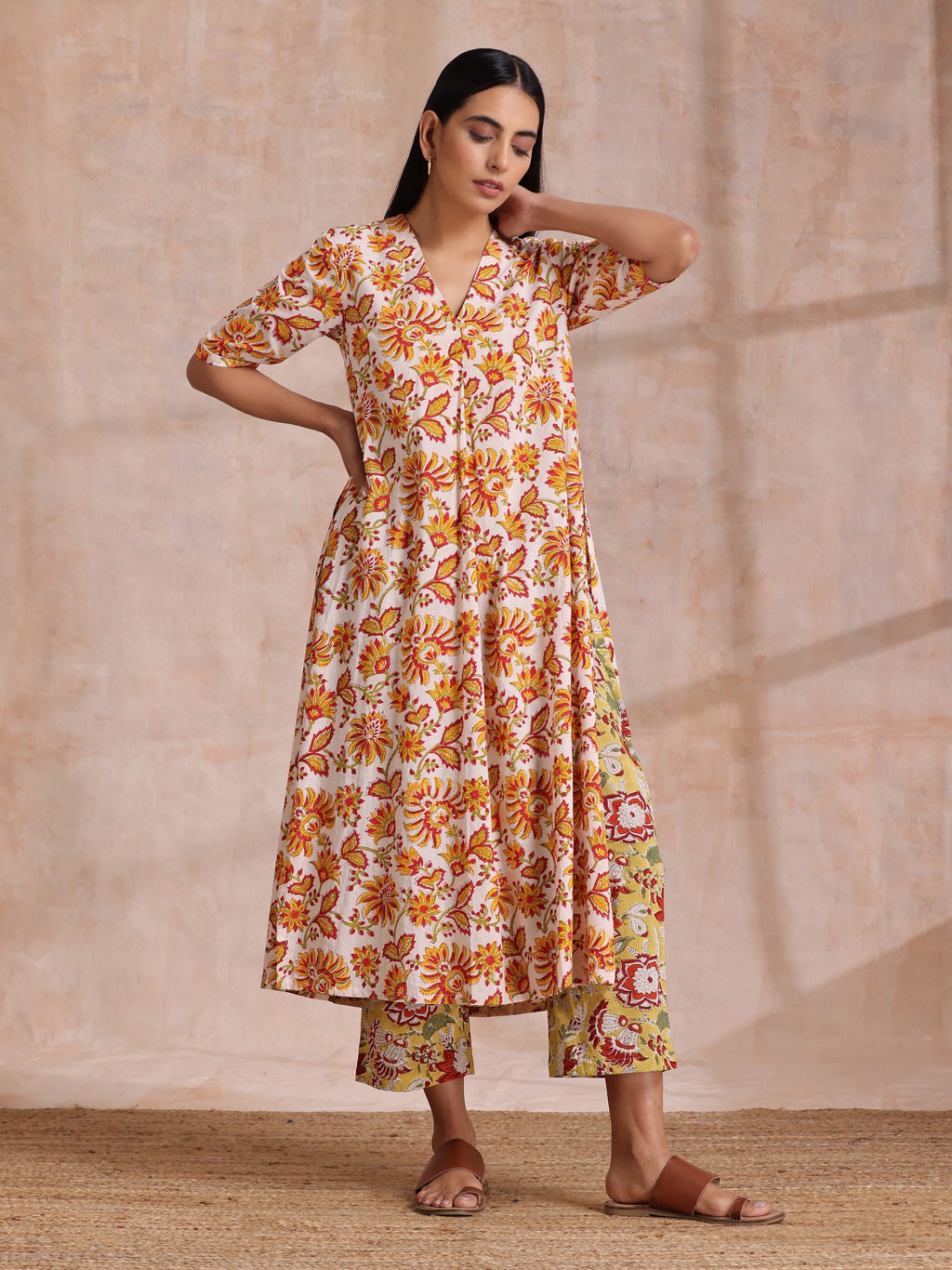 trueBrowns Red Overall Floral On White Cotton Block Print Kurta Pant Set | Grocsy