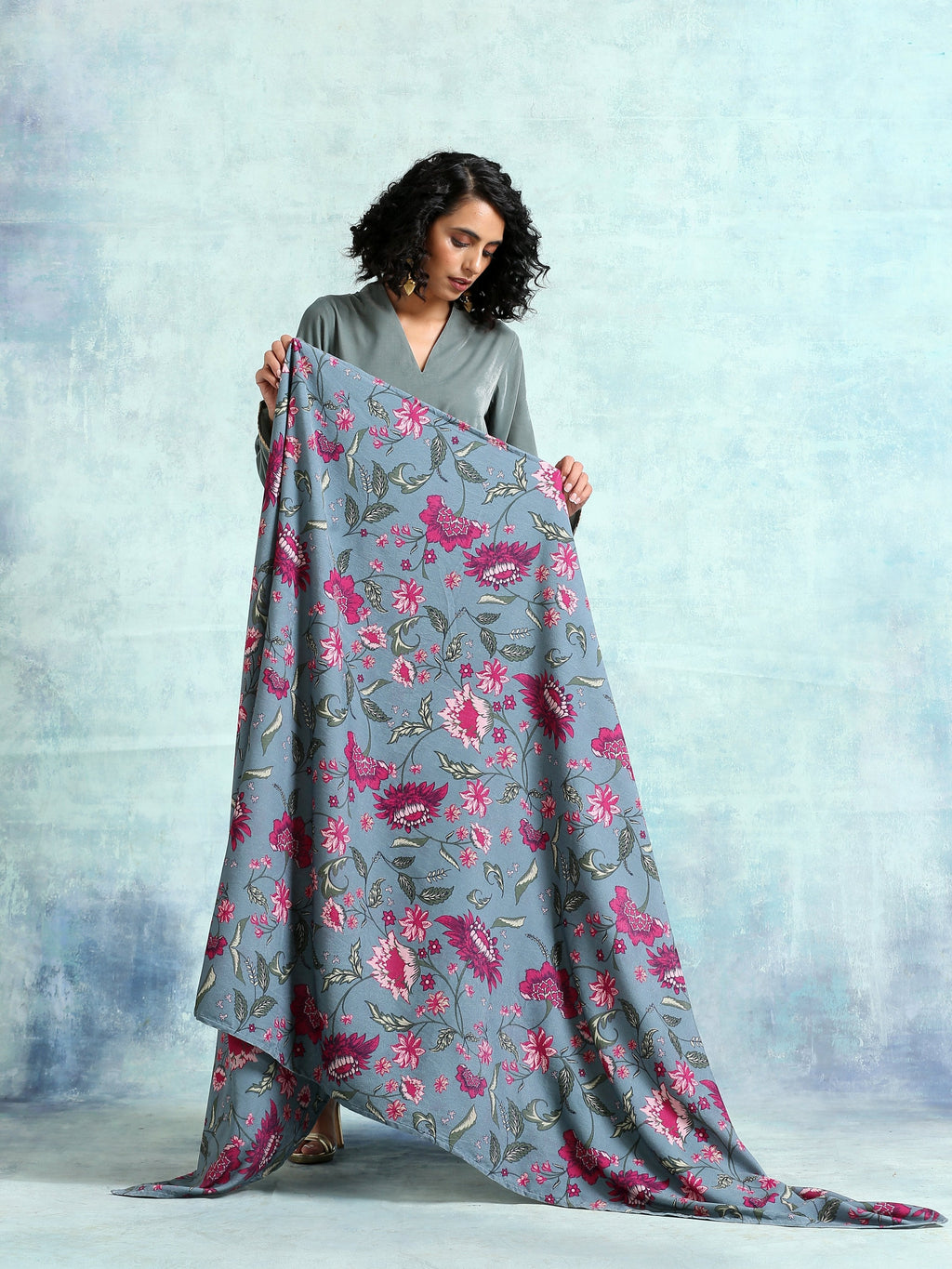 trueBrowns Grey Printed Velvet Shawl | Grocsy