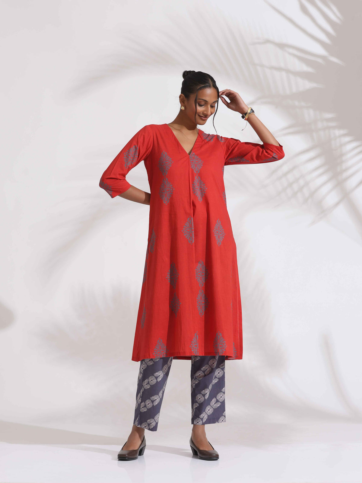 trueBrowns Red Cotton Print Kurta Set | Grocsy