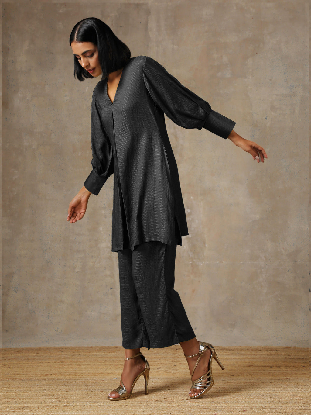 trueBrowns Black Solid Textured Co-Ord Set | Grocsy