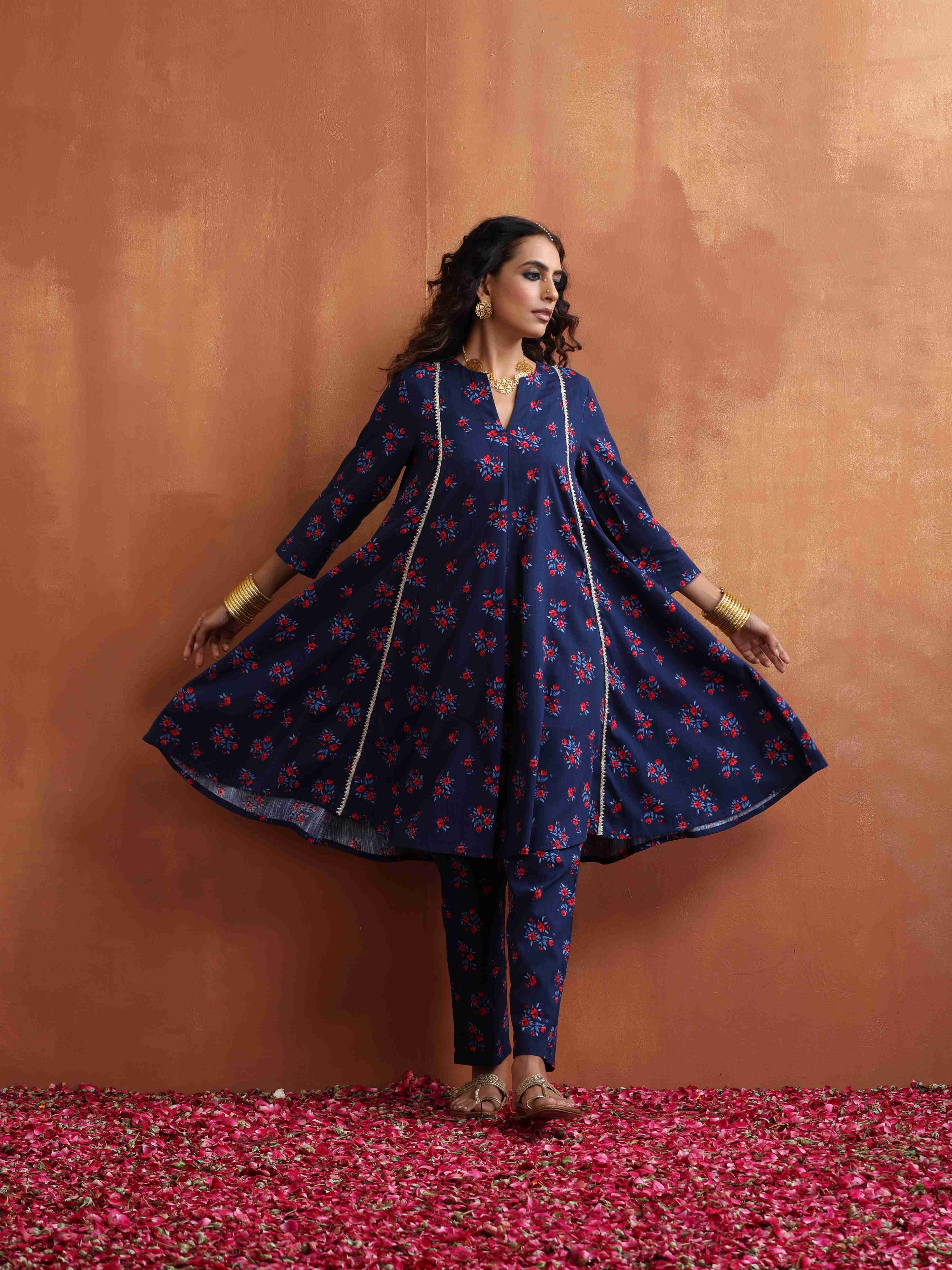 trueBrowns Blue Floral Print Flared Anarkali Kurta Co-ord Set | Grocsy