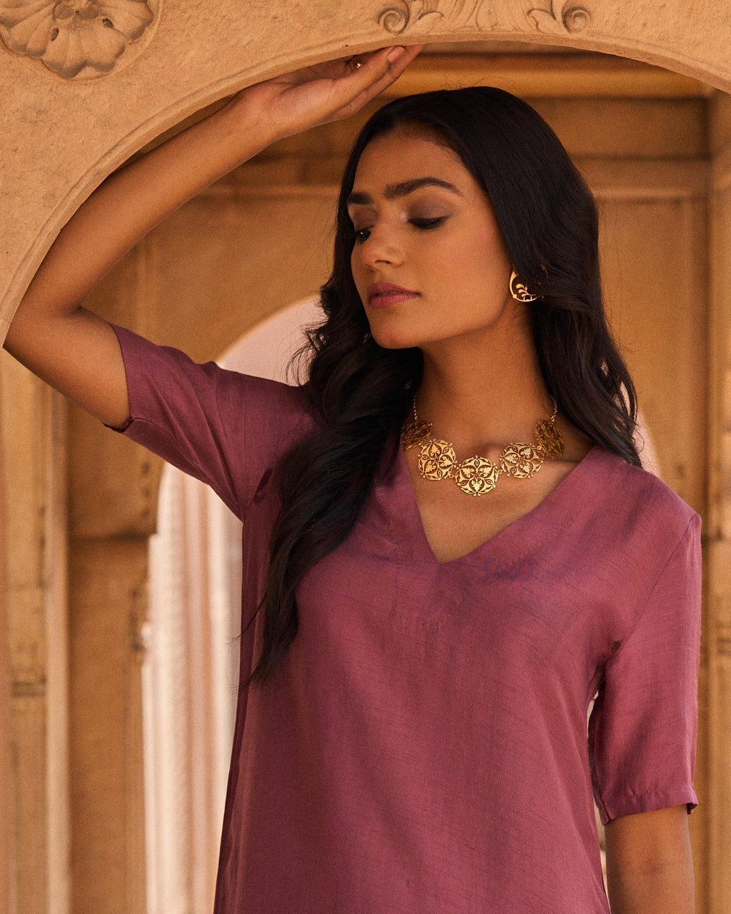 trueBrowns Gold-Polished Leaf Choker | Grocsy