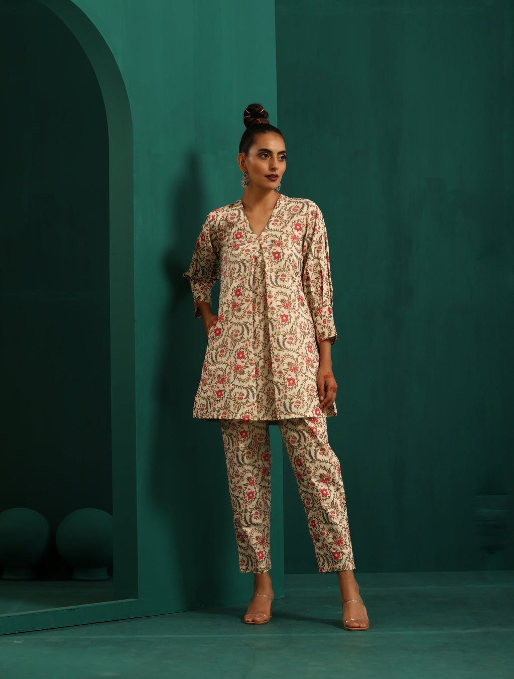 trueBrowns Pink Floral Cotton Printed Neck Pleat Co-ord Set | Grocsy