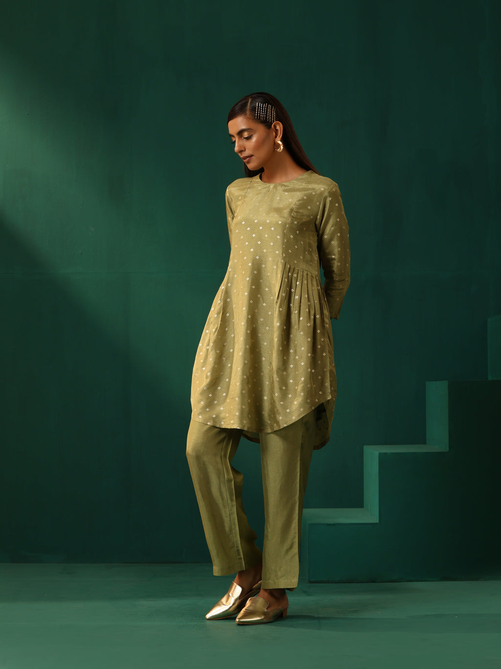 trueBrowns Green Square Viscose Silk Side Gathered Co-ord Set | Grocsy