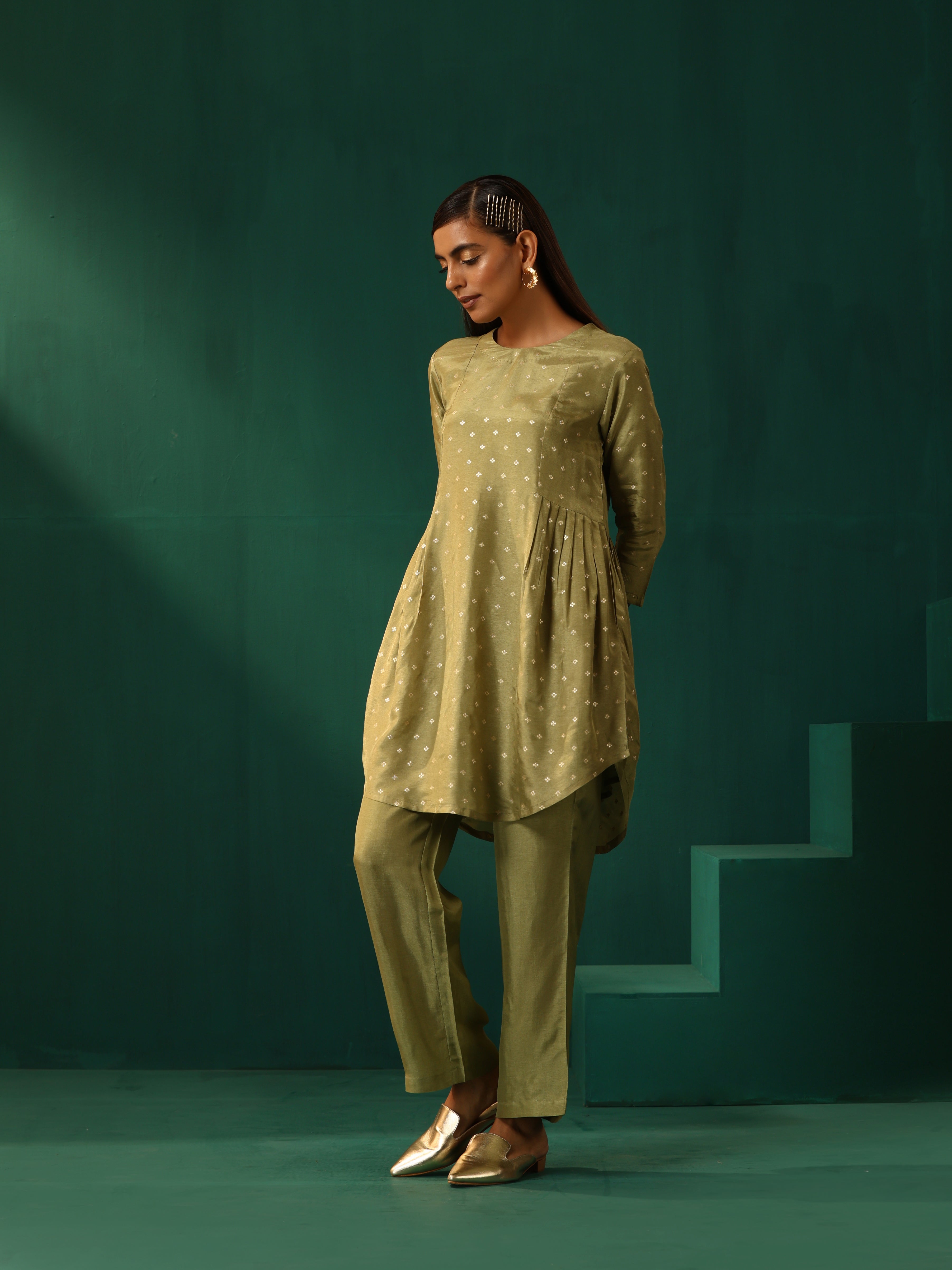 trueBrowns Green Square Viscose Silk Side Gathered Co-ord Set | Grocsy