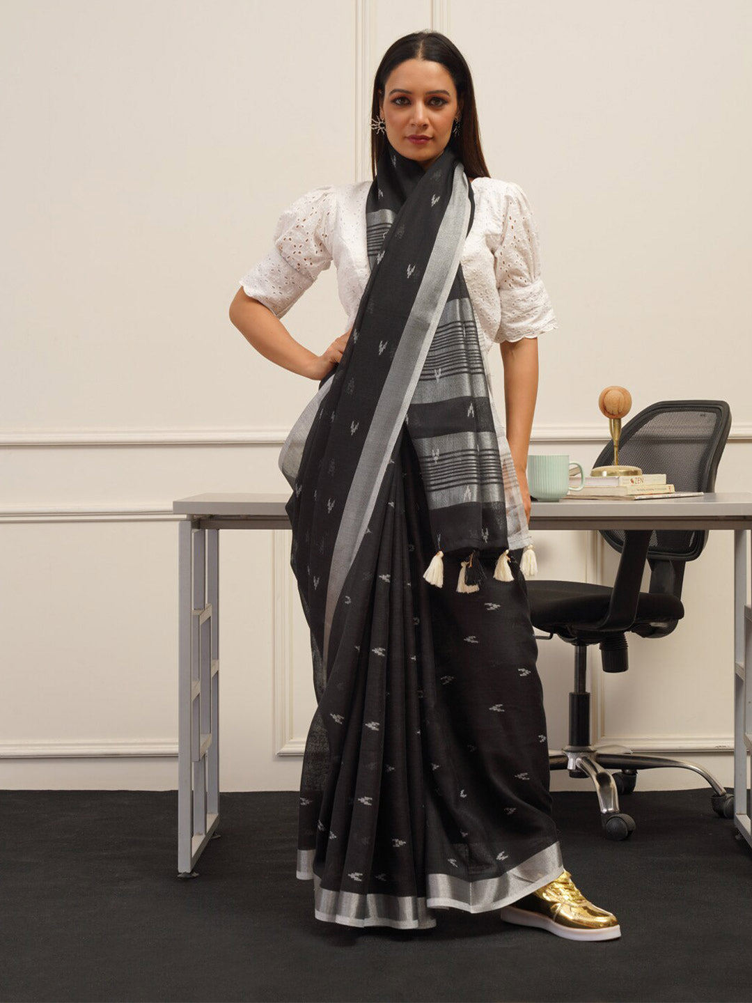 Tikhi Imli Ethnic Motifs Saree | Grocsy
