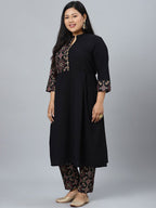 Sztori Plus Size Black Floral Printed Mandarin Collar Straight Kurta with Trousers | Grocsy