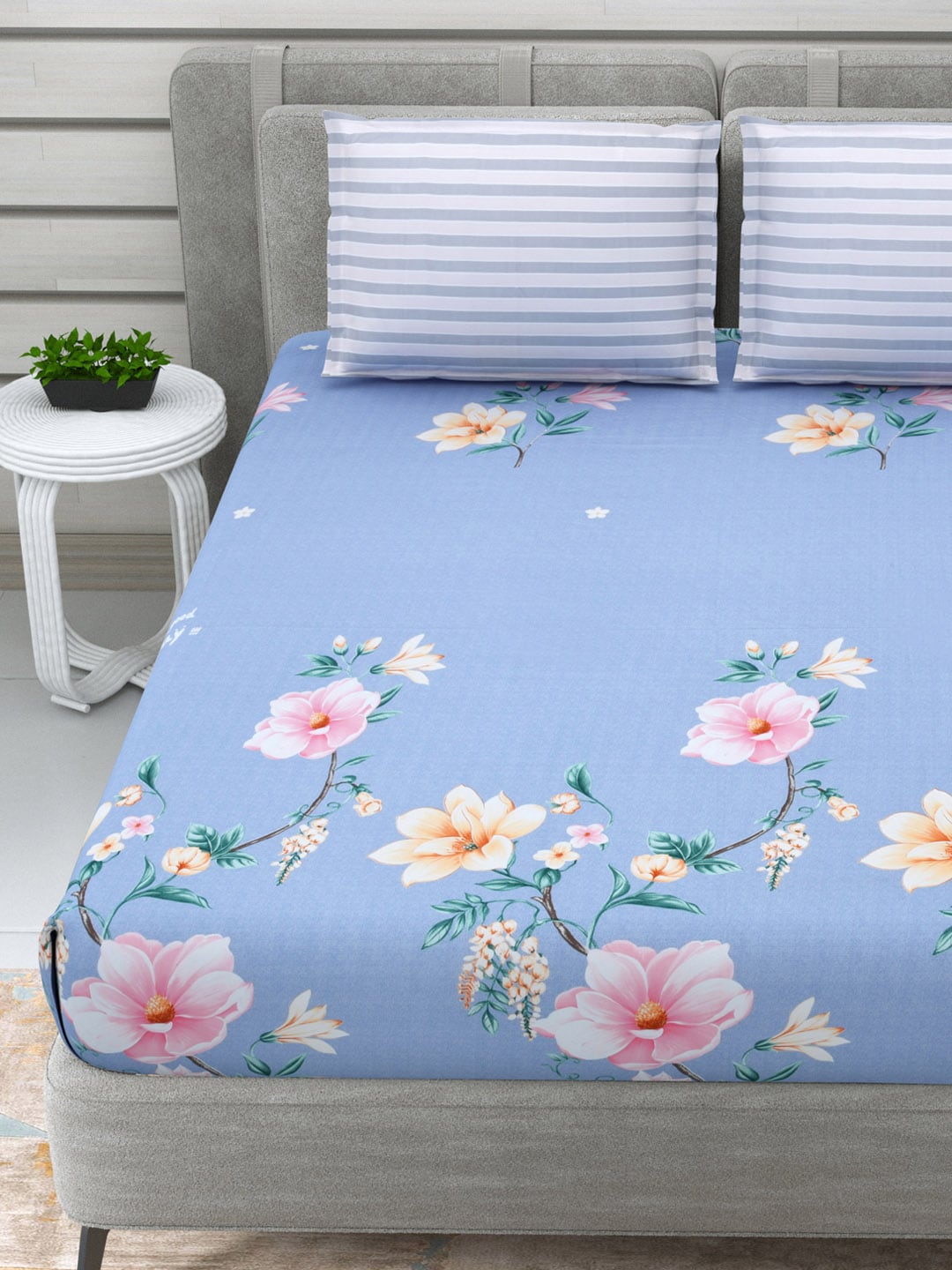 DREAM WEAVERZ Blue & Pink Floral Glazed Cotton 220 TC King Bedsheet with 2 Pillow Covers | Grocsy