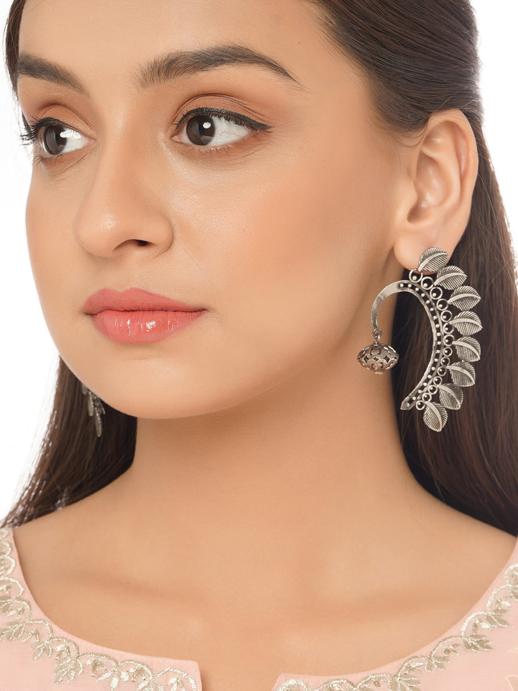 Shoshaa Silver-Plated Contemporary Ear Cuff | Grocsy