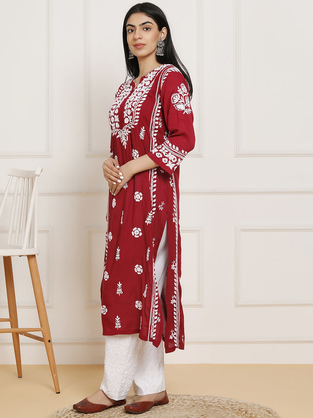 HOUSE OF KARI Floral Embroidered Chikankari Pure Cotton Kurta | Grocsy