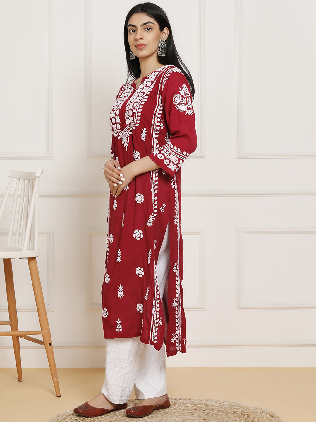 HOUSE OF KARI Floral Embroidered Chikankari Pure Cotton Kurta | Grocsy
