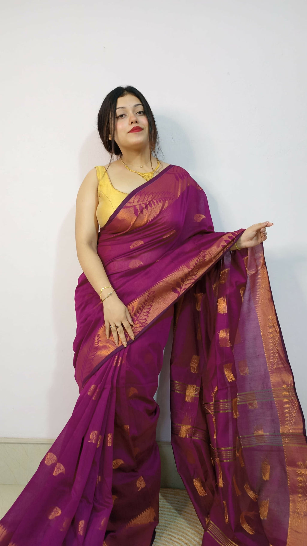 Exclusive Collection Beautiful Magenta Cotton Silk Woven Handloom Saree With Running Blouse Piece | Grocsy