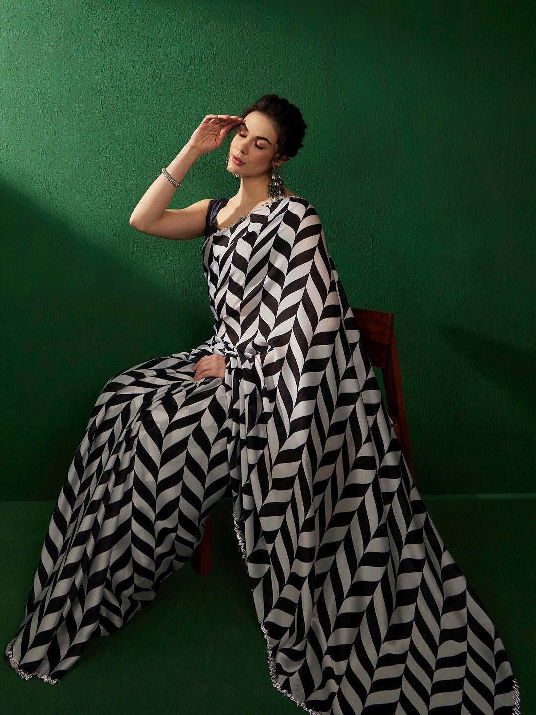 Sangria Striped Embellished Beads and Stones Sarees | Grocsy