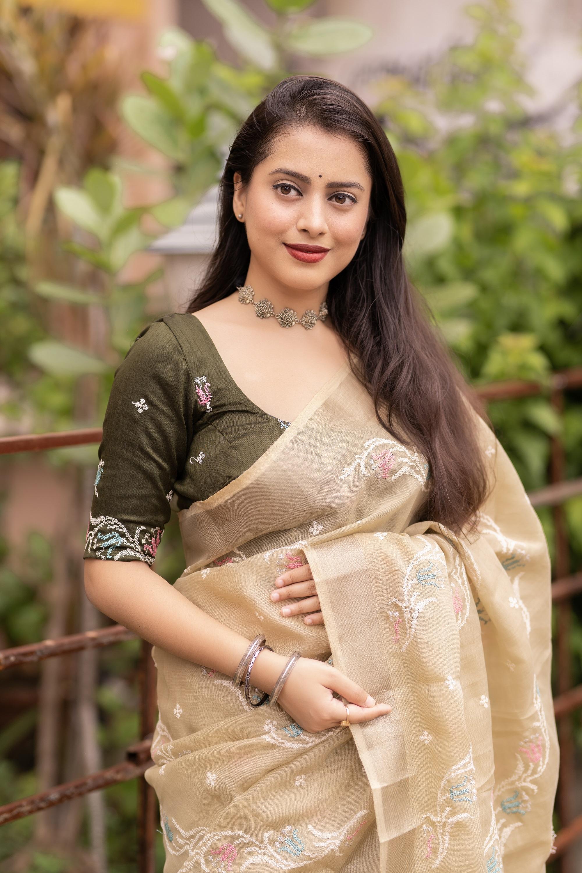 Olive Pure Linen Ethnic Motifs Saree with Unstitched Blouse - Hiral Fashion | Grocsy