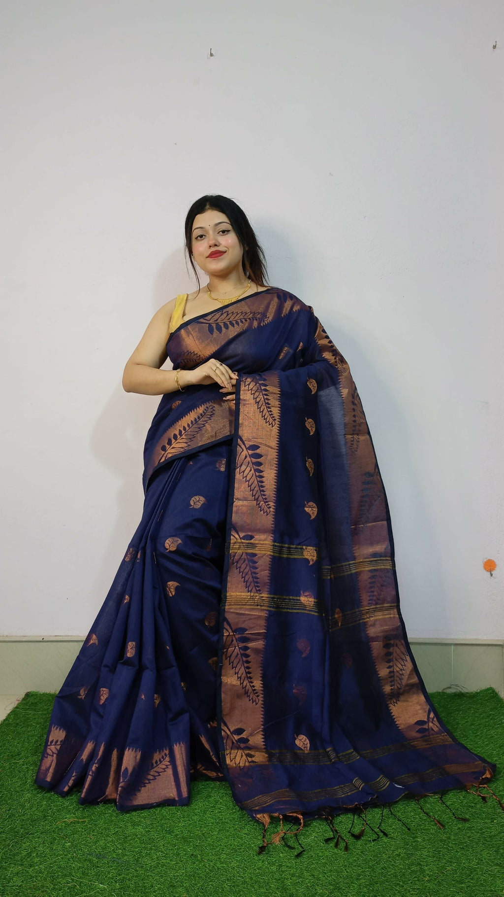 Exclusive Collection Beautiful Navy Blue Cotton Silk Woven Handloom Saree With Running Blouse Piece | Grocsy