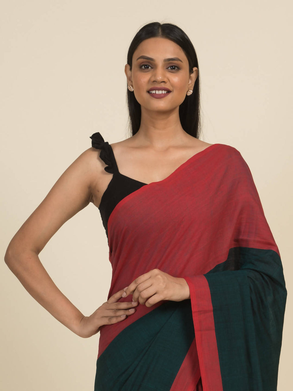 Suta Green Red Colourblocked Pure Cotton Saree | Grocsy