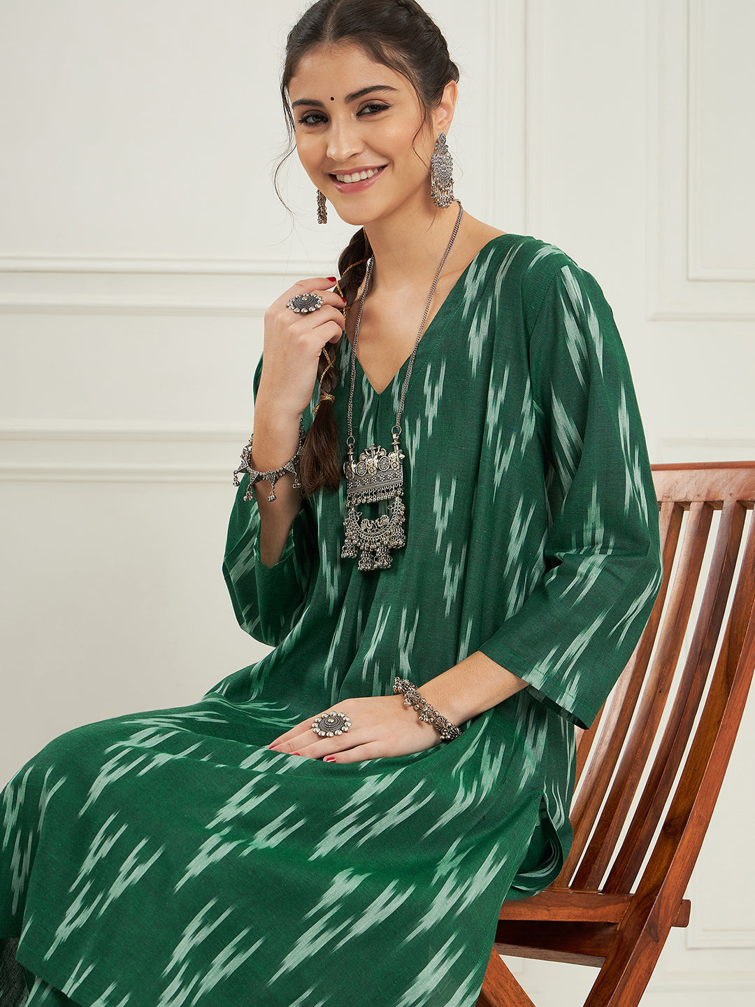 InWeave Women's Green Ikkat Print V Neck Kurta Pant Set | Grocsy