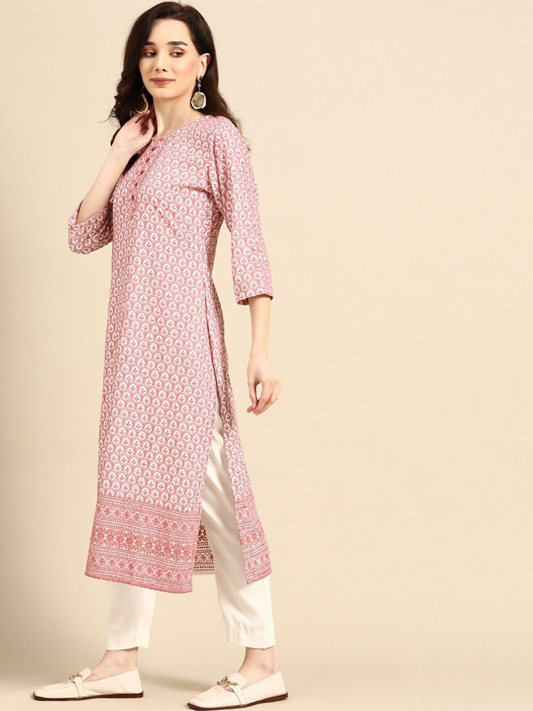 Sangria Geometric Embroidered Sequinned Kurta | Grocsy