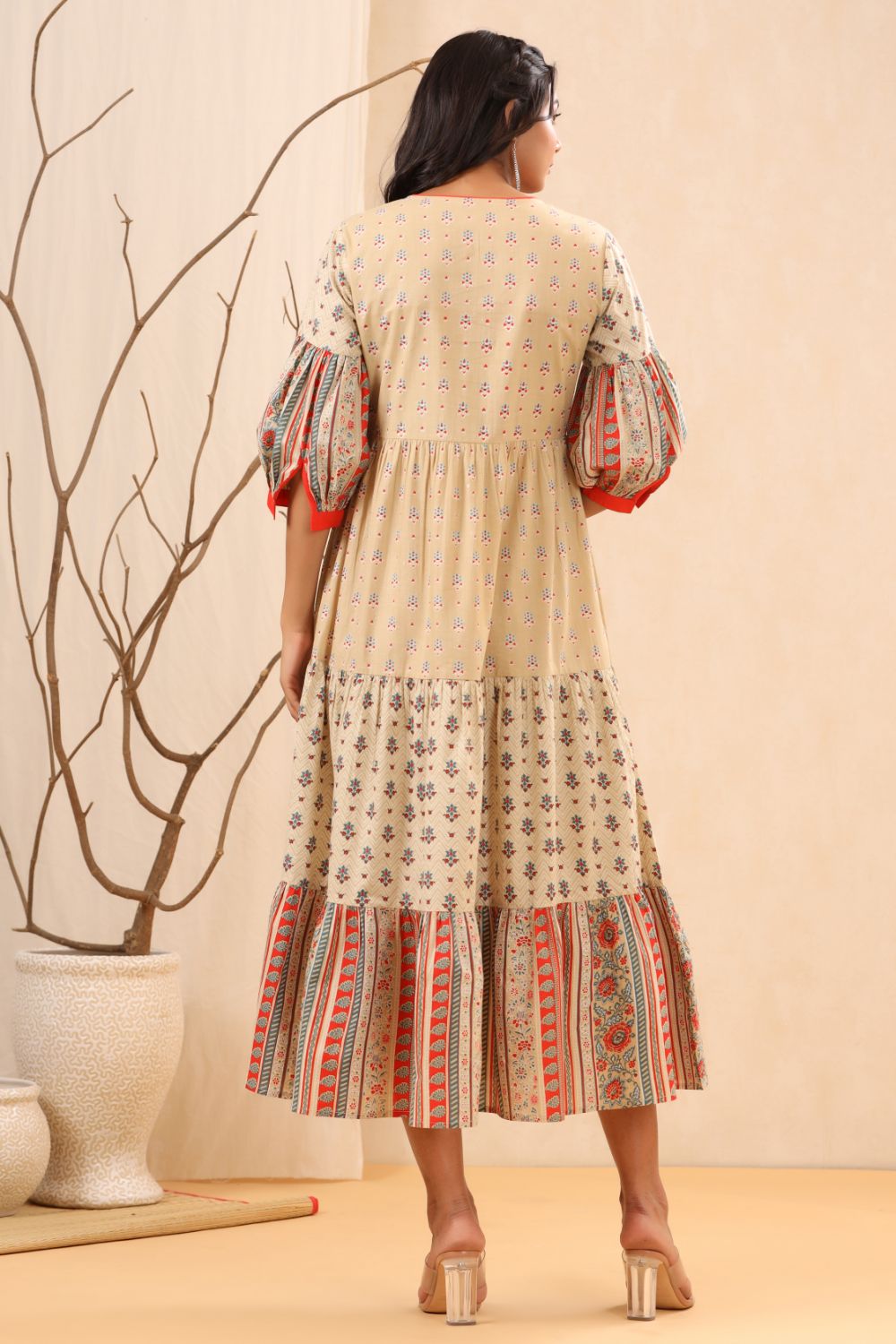 Juniper Womens Beige Cambric Floral Printed Tiered Dress | Grocsy