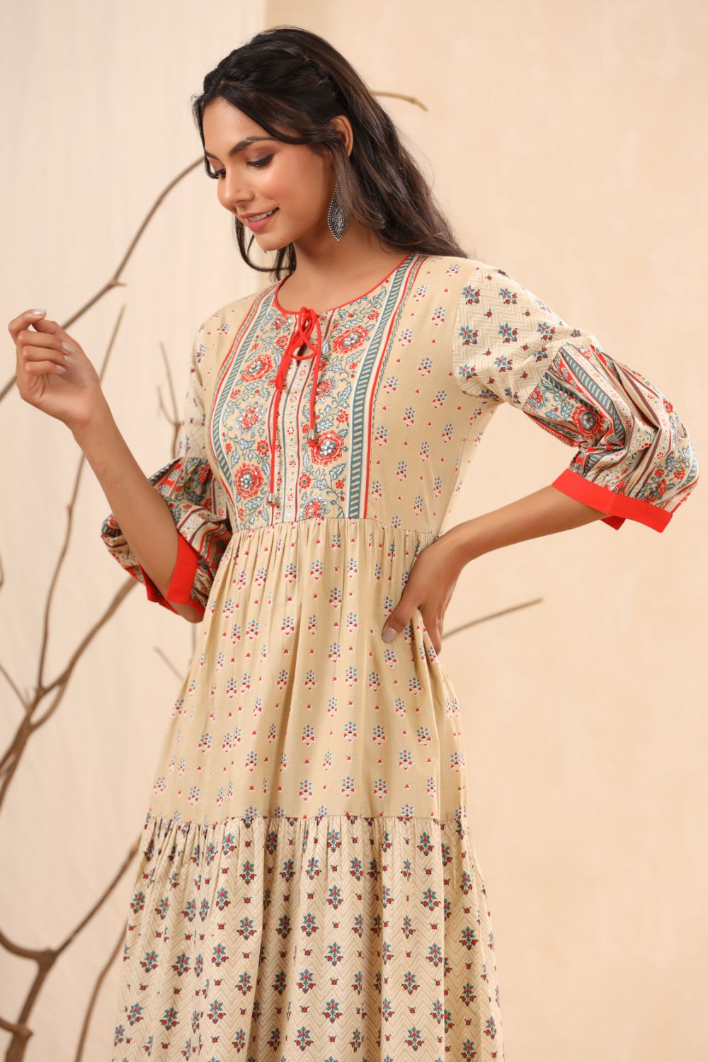 Juniper Womens Beige Cambric Floral Printed Tiered Dress | Grocsy