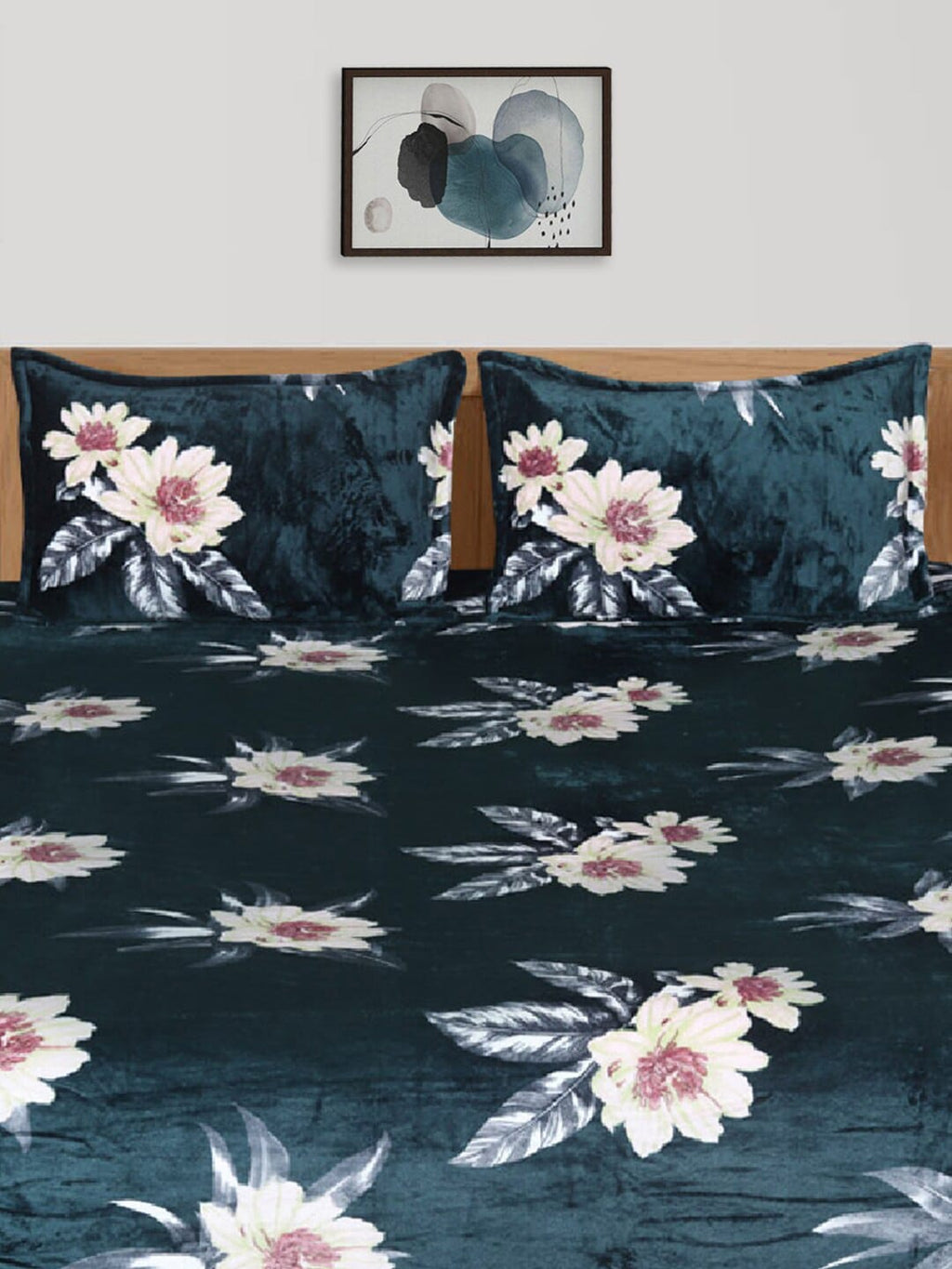 Cloth Fusion Green & White Floral Velvet Warm 104 TC King Bedsheet With 2 Pillow Covers | Grocsy