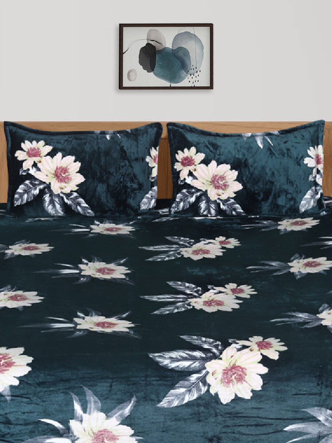 Cloth Fusion Green & White Floral Velvet Warm 104 TC King Bedsheet With 2 Pillow Covers | Grocsy