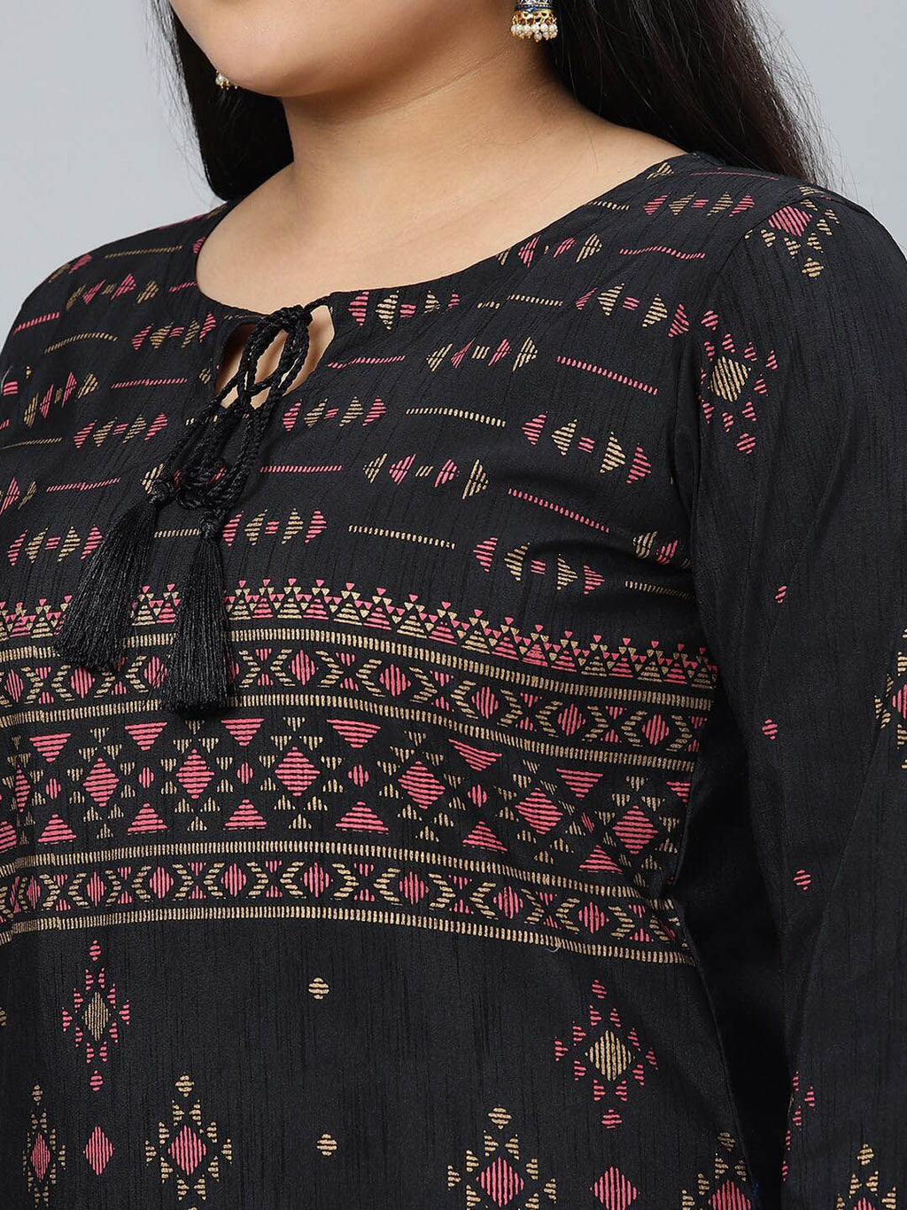 Sztori Plus Size Black Printed Keyhole Neck Straight Kurta with Palazzos | Grocsy