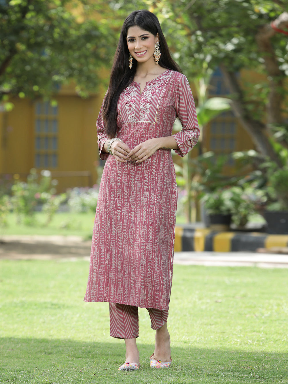 Juniper Onion Pink Muslin Festive Printed Straight Skd For Women | Grocsy
