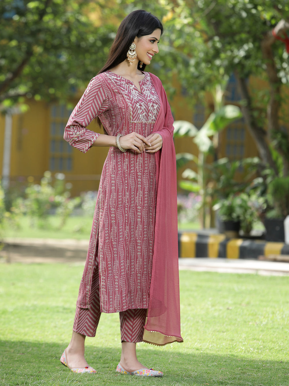 Juniper Onion Pink Muslin Festive Printed Straight Skd For Women | Grocsy