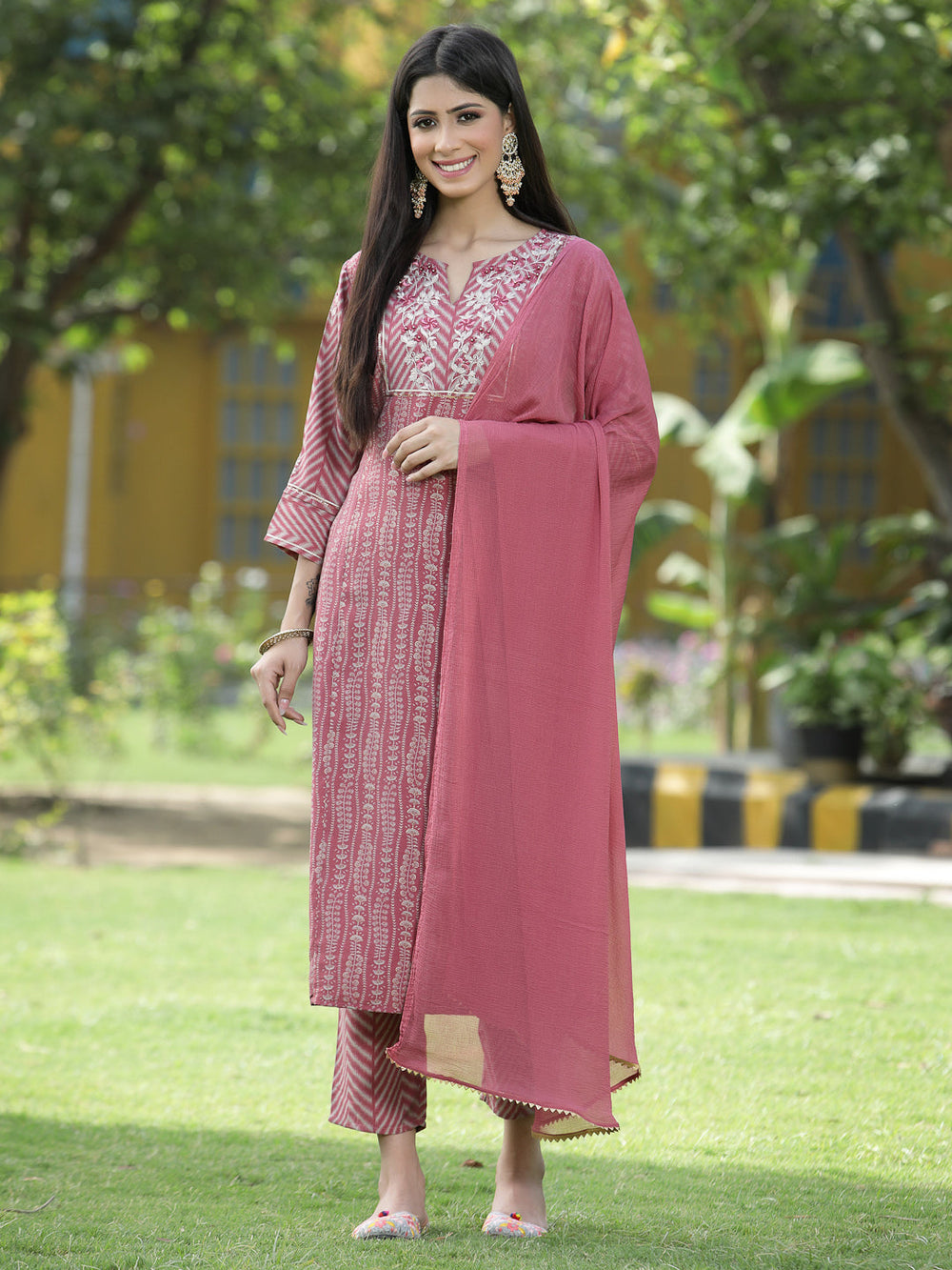 Juniper Onion Pink Muslin Festive Printed Straight Skd For Women | Grocsy