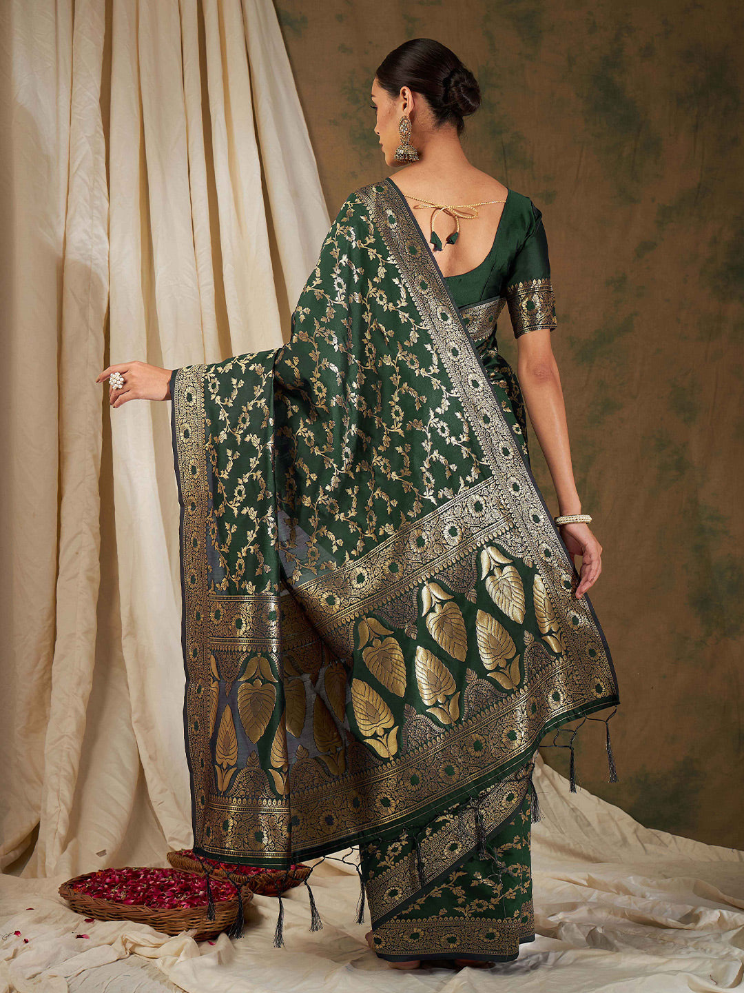 Sangria Woven Design Zari Kanjeevaram Saree | Grocsy